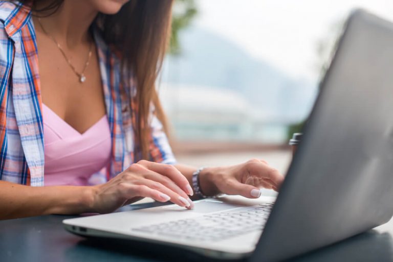 Leia mais sobre o artigo Como e por que criar ofertas de Ensino a Distância (EAD) para captar mais alunos?