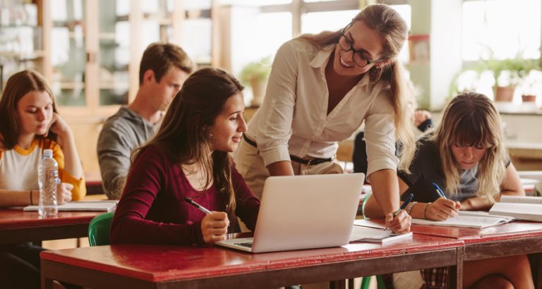 Leia mais sobre o artigo Blended learning: tudo o que você precisa saber!