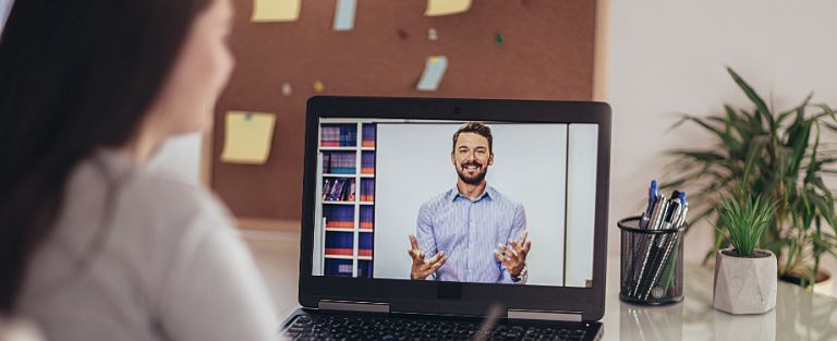 Leia mais sobre o artigo O que é ensino híbrido? Saiba como aplicá-lo
