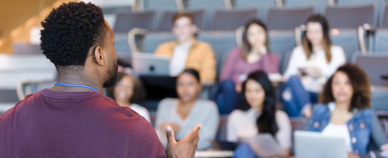 Leia mais sobre o artigo Como dar feedback para alunos de forma eficaz? Entenda