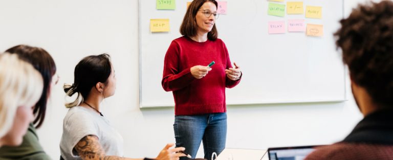 Leia mais sobre o artigo Marketing escolar: 4 dicas para melhores resultados