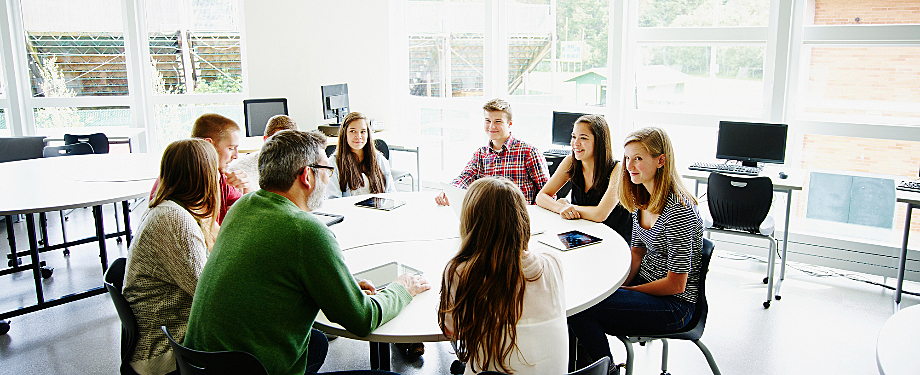 Leia mais sobre o artigo O que é gestão de pessoas na educação e como montar a sua equipe?