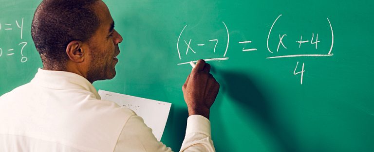 Leia mais sobre o artigo Como contratar professores e manter bons profissionais? Confira!