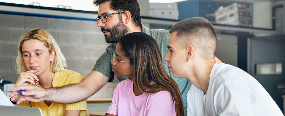Leia mais sobre o artigo 5 dicas para manter a motivação dos alunos e evitar a evasão usando a tecnologia